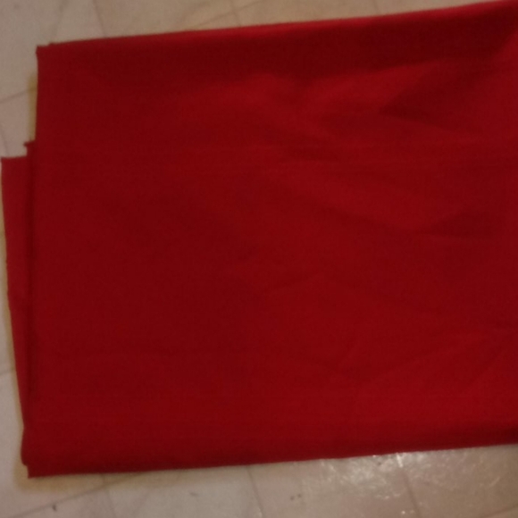 Holiday tablecloth,apron& pot holders - Picture 2 of 8